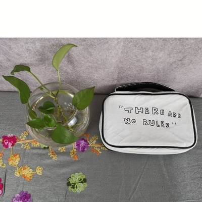 Elegant motif floral blanc de grande capacité lavable sac de voyage cosmétique avec fermeture à glissière